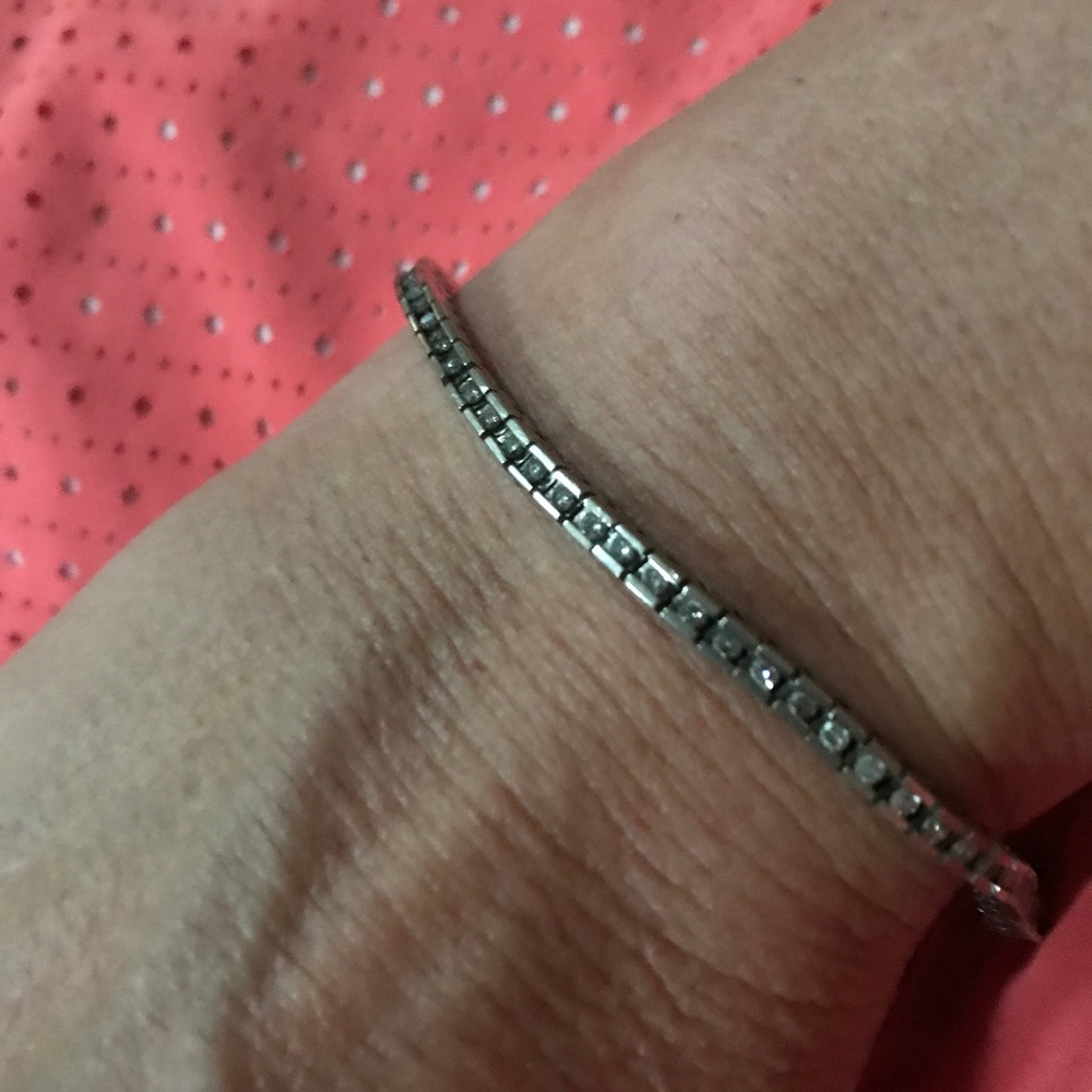 Tennis bracelet